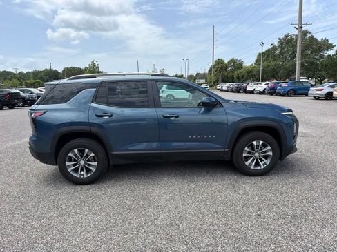 Used 2025 Chevrolet Equinox LT w/ Convenience Package II FWD image 4