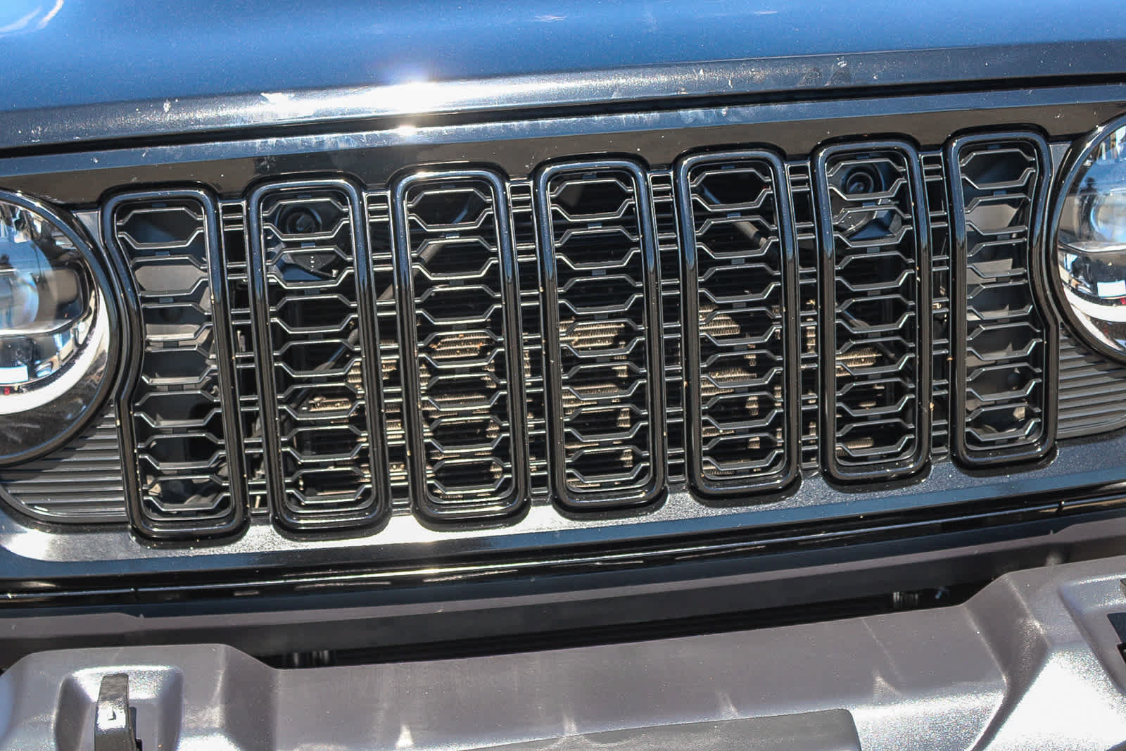 Used 2025 Jeep Wrangler Unlimited Sport AWD/4WD image 8