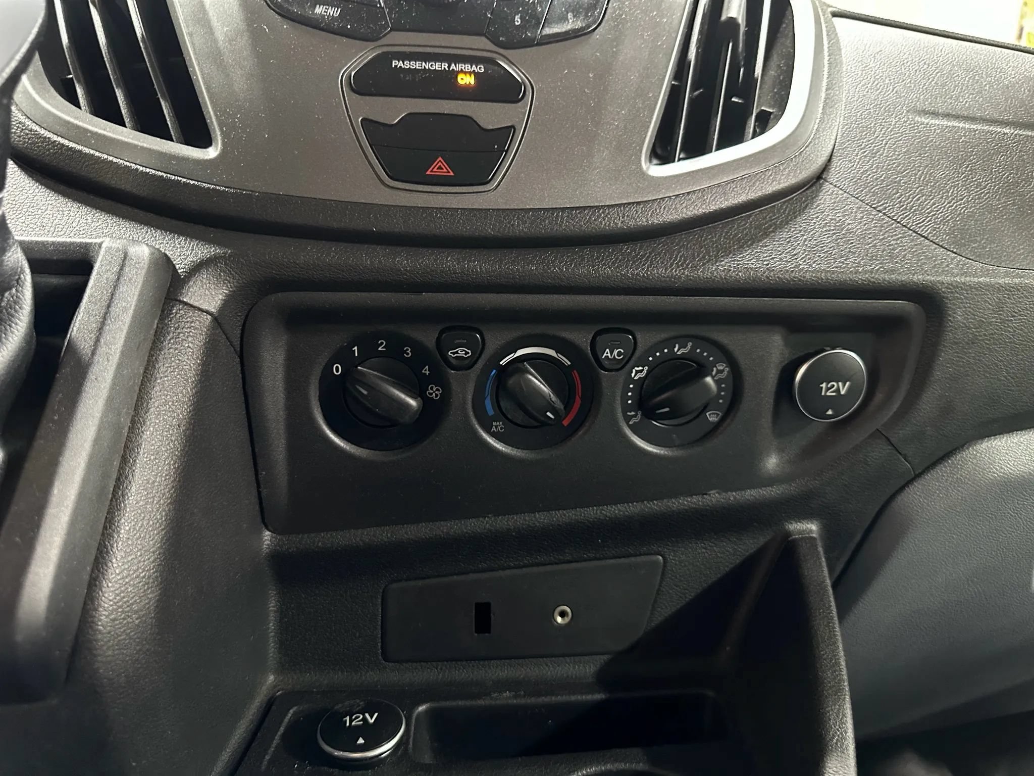 Used 2015 Ford Transit 250 148 Medium Roof RWD image 45