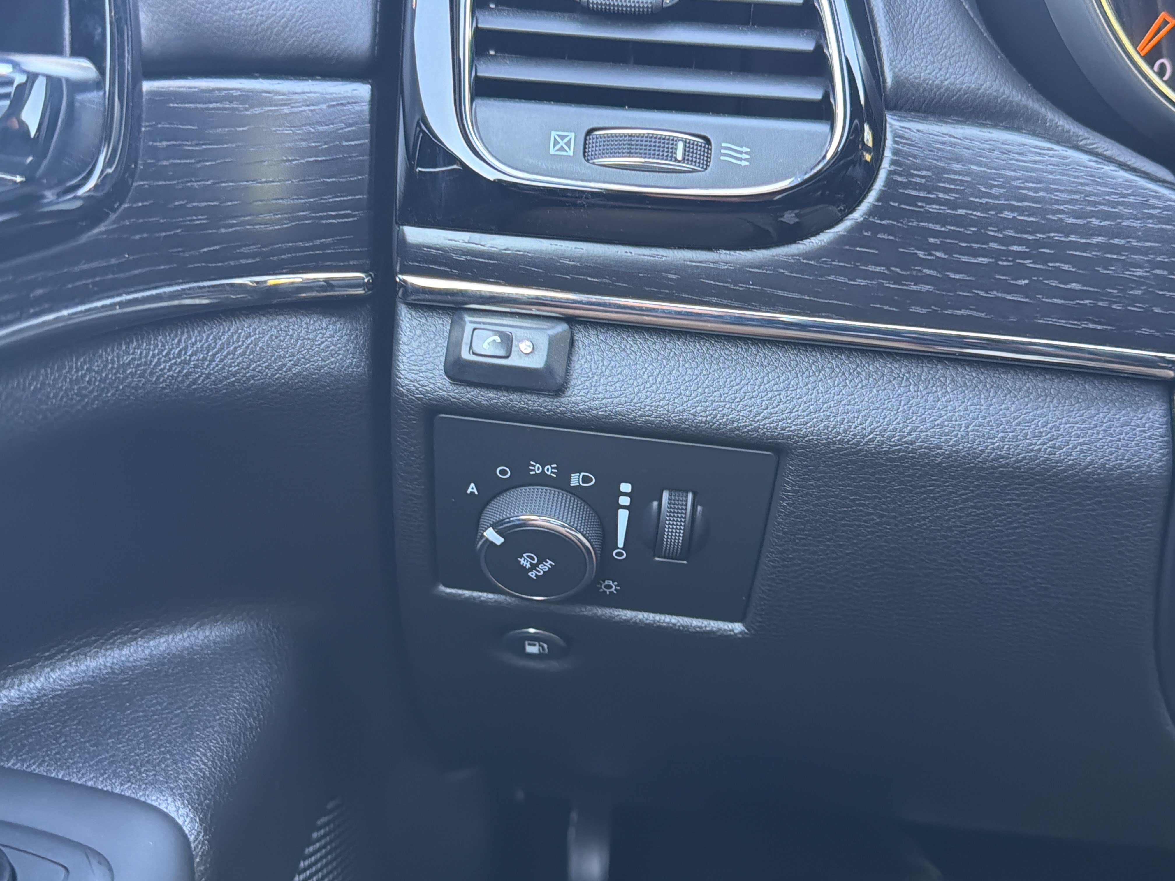 Used 2021 Jeep Grand Cherokee High Altitude AWD/4WD image 30