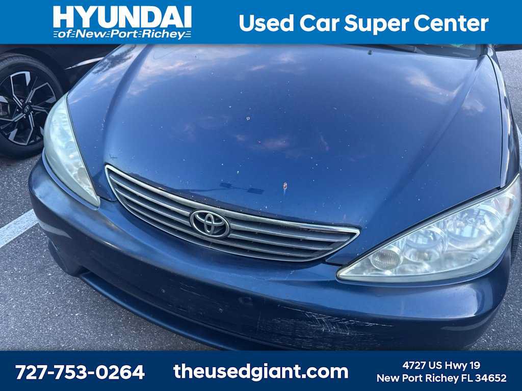 Used 2005 Toyota Camry LE FWD image 2
