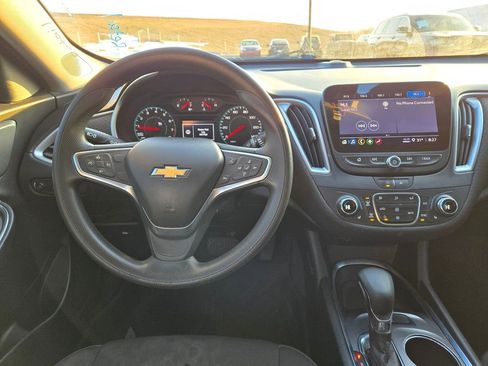 Used 2022 Chevrolet Malibu LT image 18