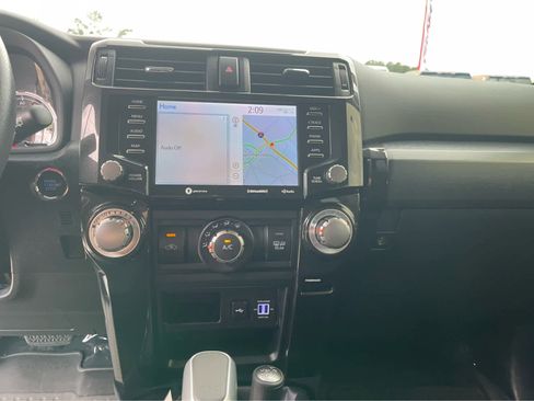 Used 2022 Toyota 4Runner TRD Off-Road Premium w/ Moonroof Package AWD/4WD image 17