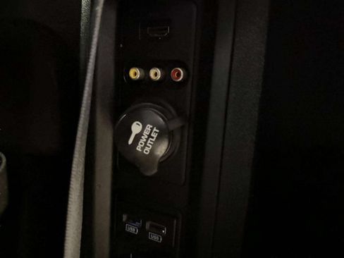 Used 2016 Dodge Grand Caravan SE FWD image 21