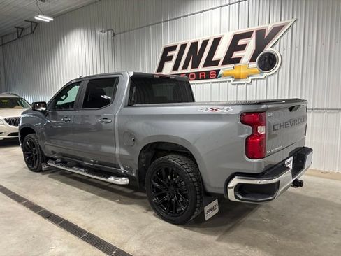 Used 2022 Chevrolet Silverado 1500 LT AWD/4WD image 10