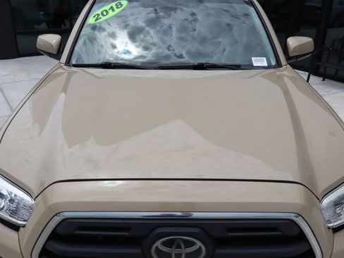 Used 2018 Toyota Tacoma SR5 RWD image 10
