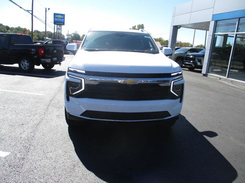 New 2026 Chevrolet Suburban LS image 8
