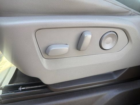 Used 2023 Chevrolet Silverado 1500 LTZ AWD/4WD image 33