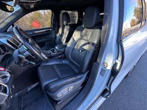 Used 2016 Porsche Cayenne GTS image 22