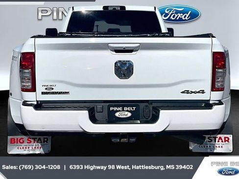 Used 2024 RAM 3500 Big Horn w/ Sport Appearance Package image 4