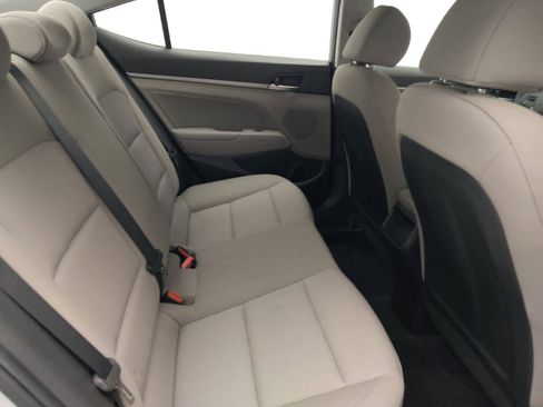 Used 2018 Hyundai Elantra SEL FWD image 19