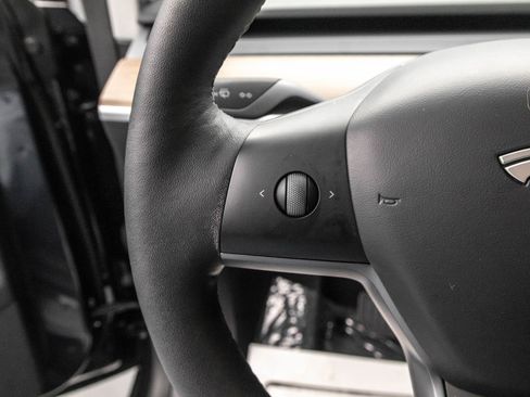 Used 2024 Tesla Model Y Long Range image 17