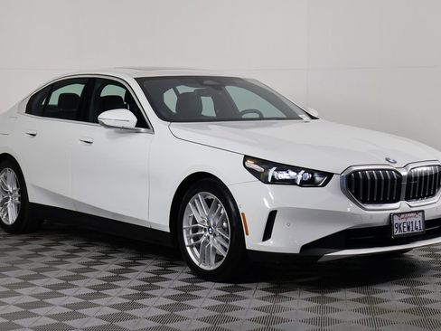 Used 2024 BMW 530i w/ Convenience Package image 3