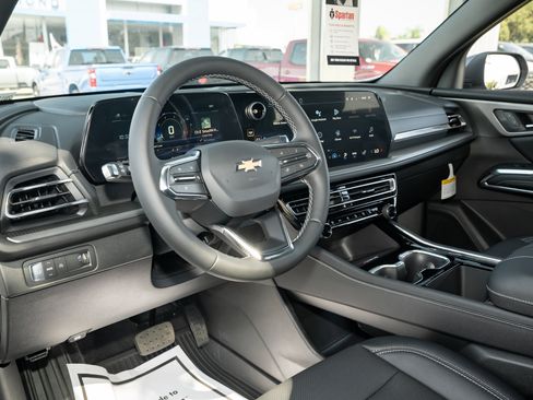 New 2026 Chevrolet Traverse LT w/ Driver Confidence Package image 13