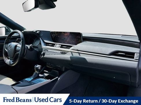 Used 2020 Lexus ES 300h w/ Premium Package FWD image 33