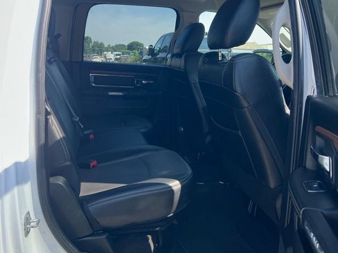 Used 2017 RAM 1500 Laramie AWD/4WD image 9