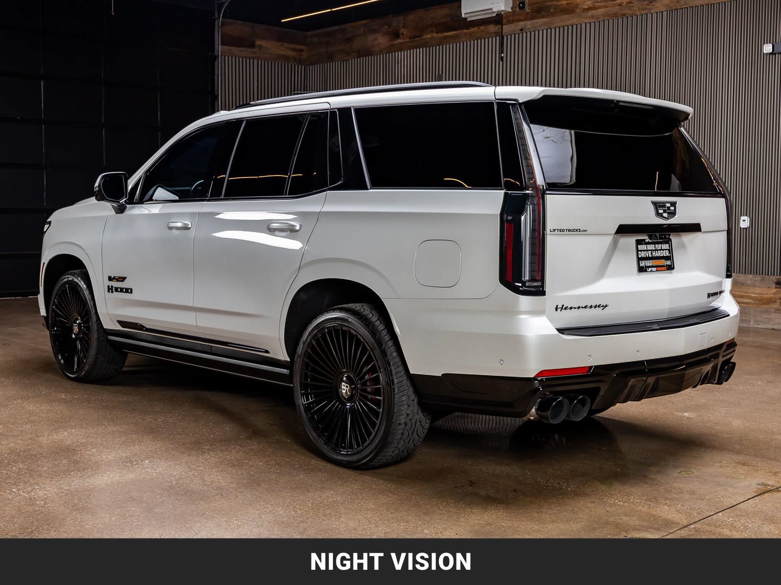Used 2025 Cadillac Escalade V AWD/4WD image 7