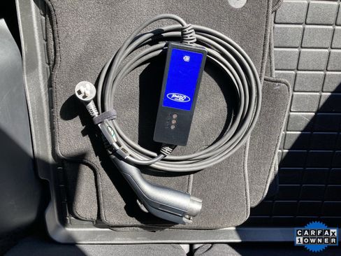 Used 2025 Ford Escape SE image 37