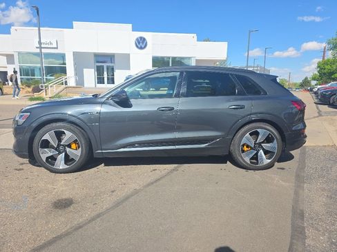 Used 2023 Audi e-tron Premium Plus w/ Premium Plus Package AWD/4WD image 2