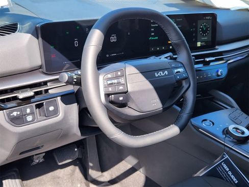 New 2026 Kia Sportage LX image 11