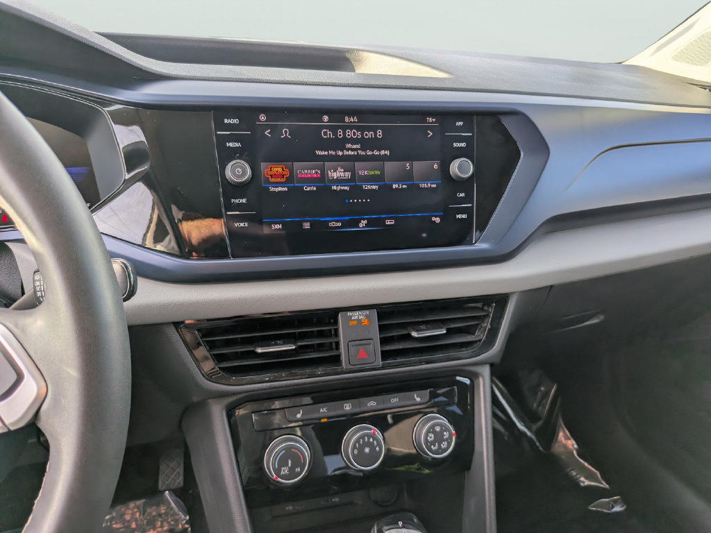 Certified 2023 Volkswagen Taos SE w/ Panoramic Sunroof Package FWD image 19
