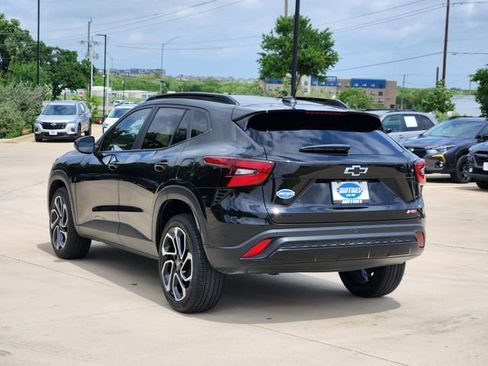 Used 2025 Chevrolet Trax RS w/ Sunroof Package FWD image 5