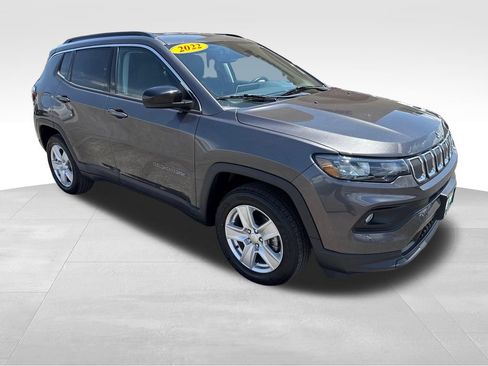 Used 2022 Jeep Compass Latitude w/ Convenience Group AWD/4WD image 8