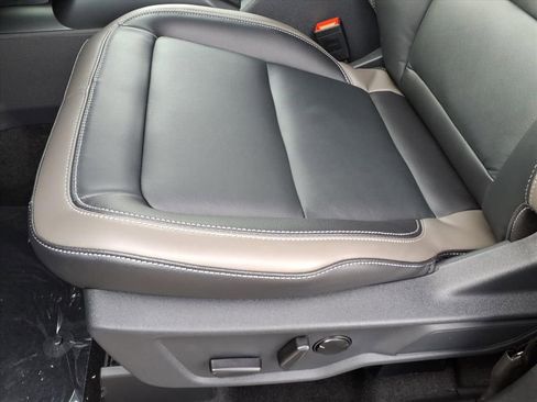 New 2025 Ford Bronco Outer Banks image 9