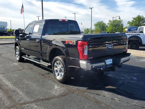 Used 2017 Ford F250 Lariat w/ Lariat Ultimate Package AWD/4WD image 2