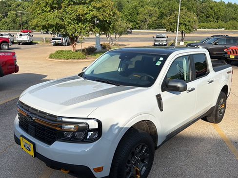 Used 2023 Ford Maverick Tremor AWD/4WD image 28