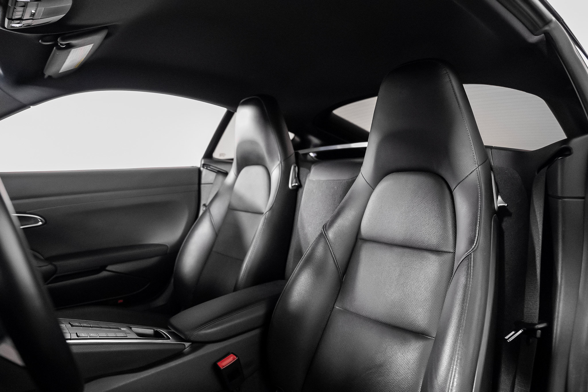 Used 2018 Porsche 718 Cayman S RWD image 3