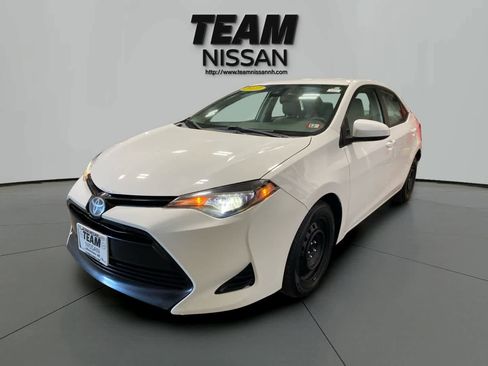Used 2017 Toyota Corolla LE image 3