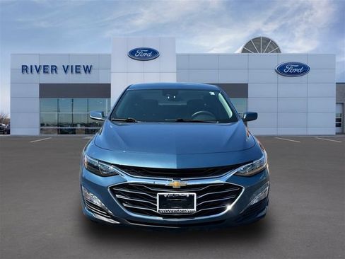 Used 2025 Chevrolet Malibu LT FWD image 2