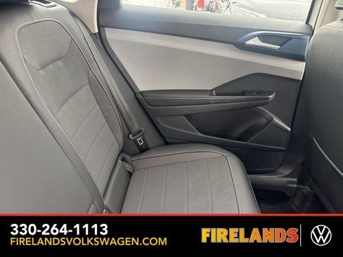 Used 2024 Volkswagen Taos SE image 35