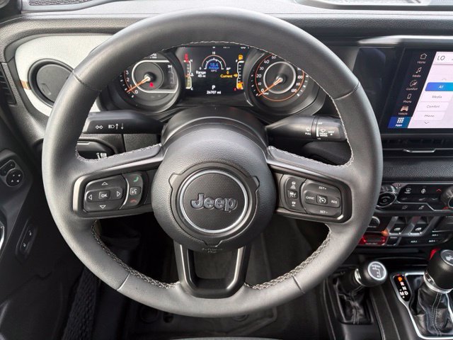 Used 2025 Jeep Wrangler Sport AWD/4WD image 25