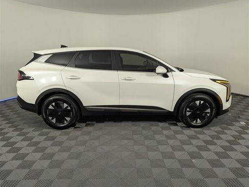 New 2026 Kia Sportage LX image 9