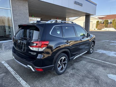 Used 2023 Subaru Forester Touring image 3
