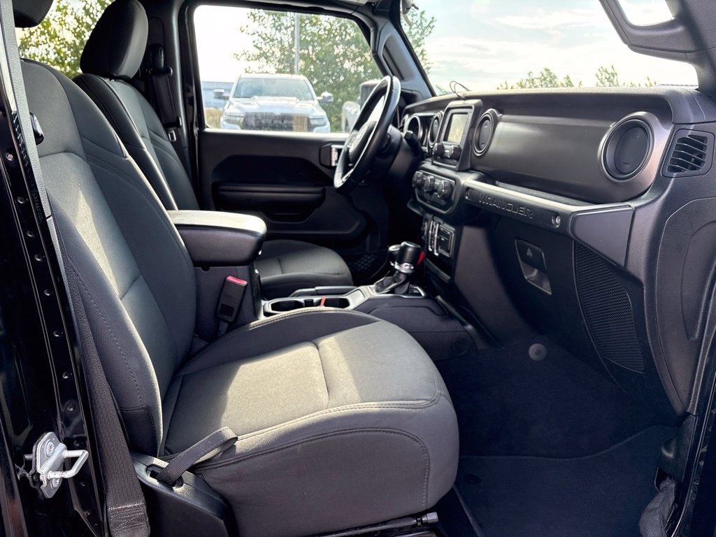 Used 2018 Jeep Wrangler Unlimited Sport S AWD/4WD image 24