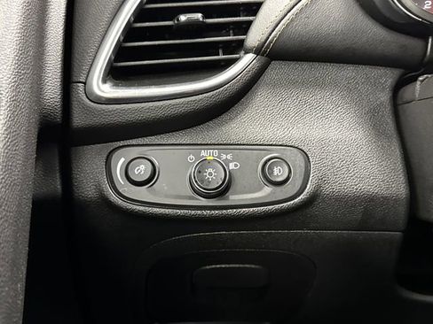 Used 2020 Chevrolet Trax Premier image 24