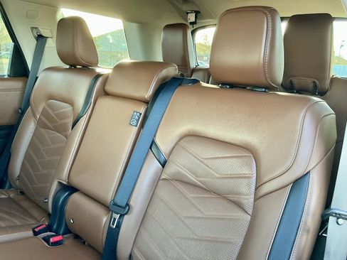 Used 2023 Nissan Pathfinder Platinum w/ Black Appearance Package image 31