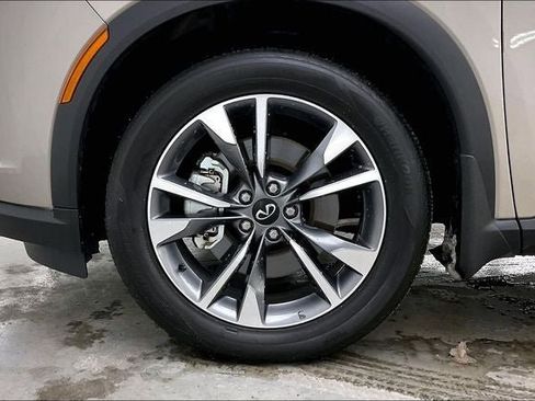 Certified 2025 INFINITI QX60 Luxe image 10