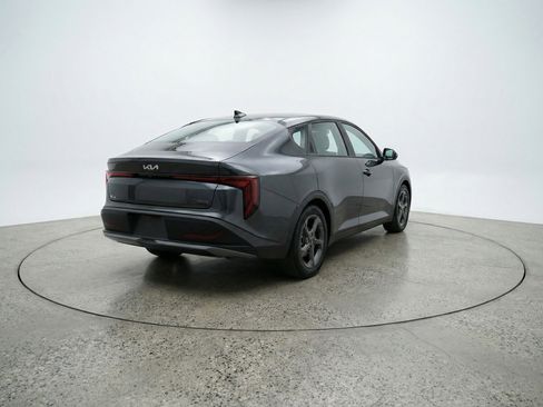 Used 2025 Kia K4 LXS image 9