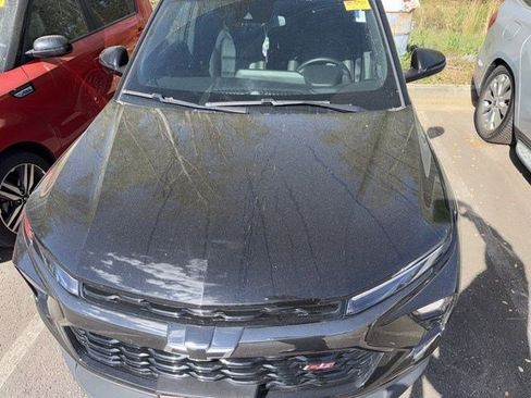 Used 2024 Chevrolet TrailBlazer RS w/ Driver Confidence Package image 2