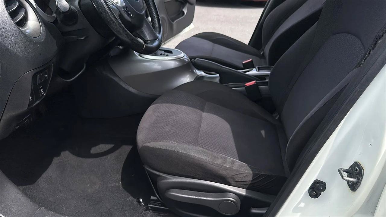 Used 2012 Nissan Juke SV AWD/4WD image 19