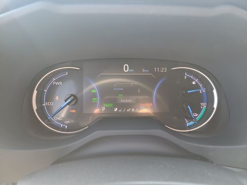 Certified 2025 Toyota RAV4 SE AWD/4WD image 22
