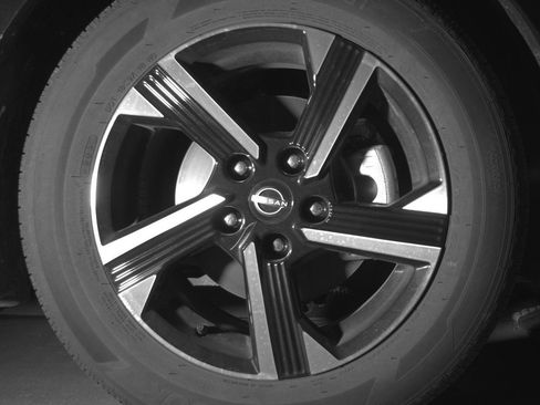 Used 2025 Nissan Sentra SV FWD image 13