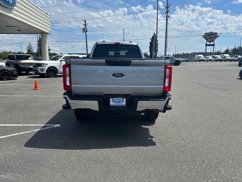 Used 2023 Ford F350 XLT AWD/4WD image 3