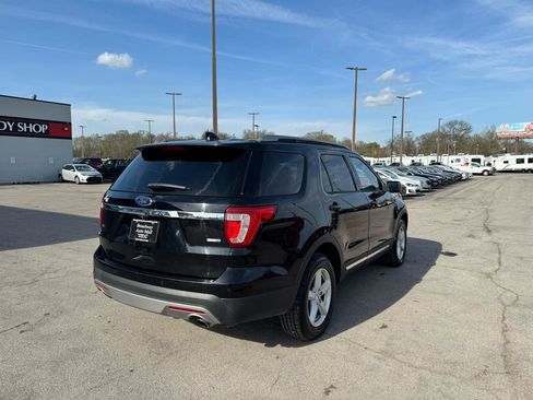 Used 2016 Ford Explorer XLT w/ Equipment Group 202A image 3
