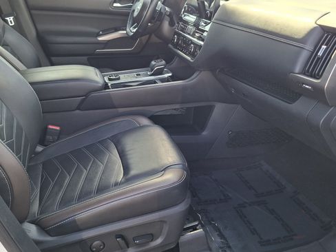 Certified 2023 Nissan Pathfinder Platinum AWD/4WD image 24