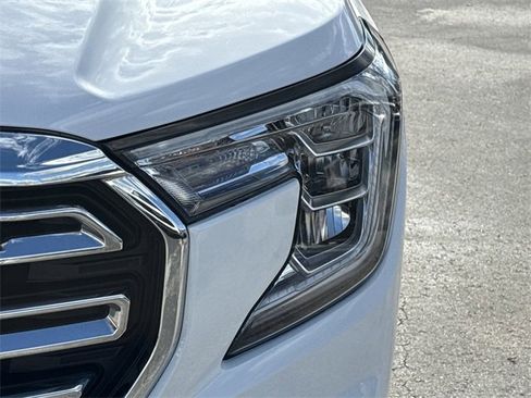 Used 2023 GMC Terrain SLT image 10